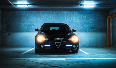 PHOTO CAR IN A CAR PARK ALFA ROMEO