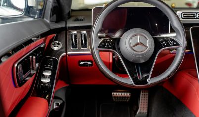 RED INTERIOR OF A LUXURY CAR MERCEDES-BENZ