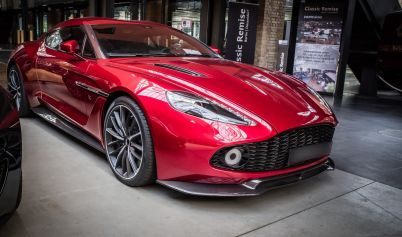 ASTON MARTIN SPORTS CAR LUXURY CAR