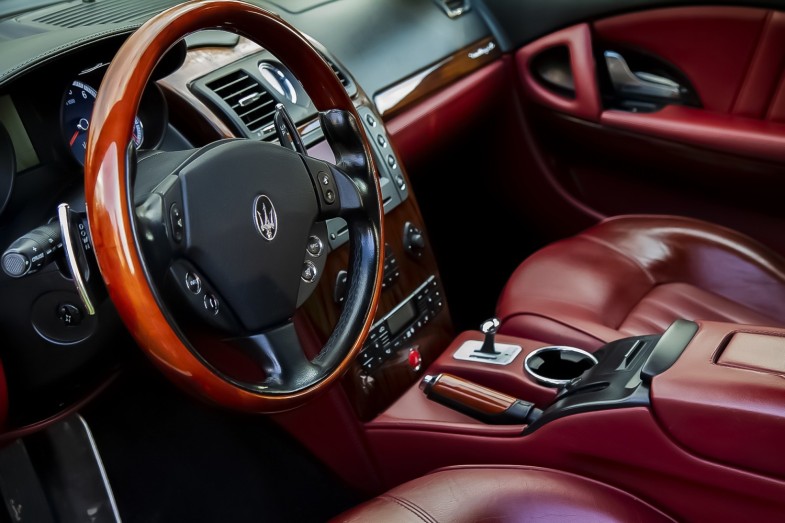 MASERATI NATURE BACKGROUND