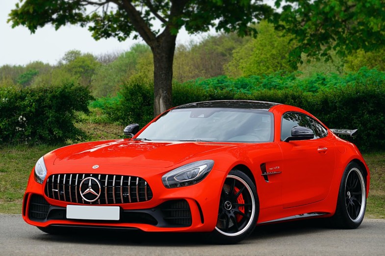 MERCEDES BENZ PHOTO OF RED CAR PAKED