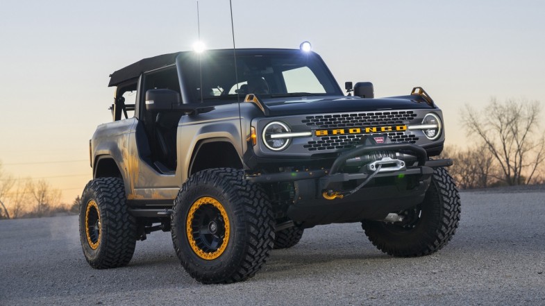 FORD CAR BRONCO