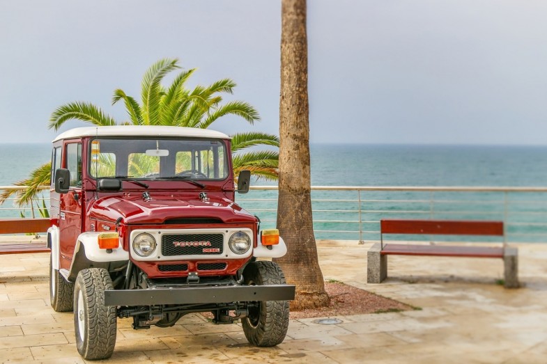 TOYOTA LAND CRUISER VINTAGE OCEAN