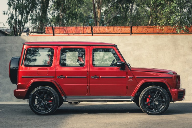 RED MERCEDES-BENZ G CLASS