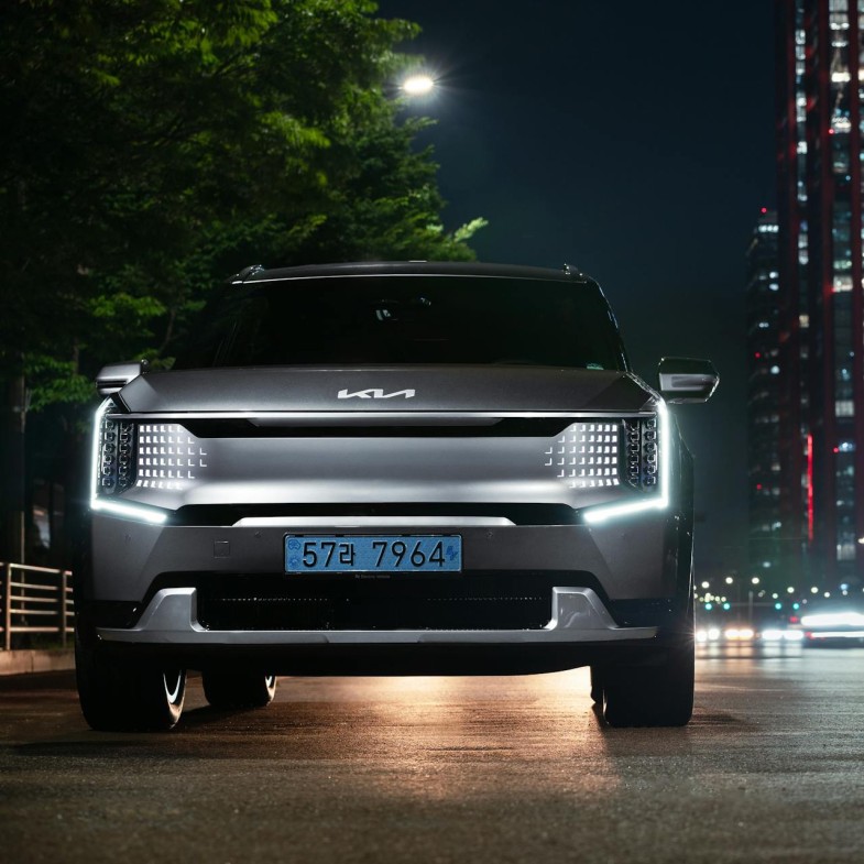 GRAY KIA EV9