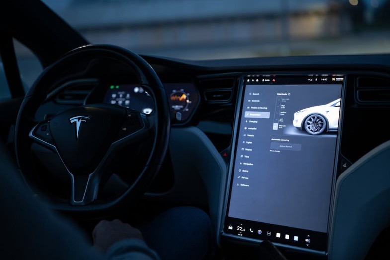 COMPUTER IN TESLA CAR