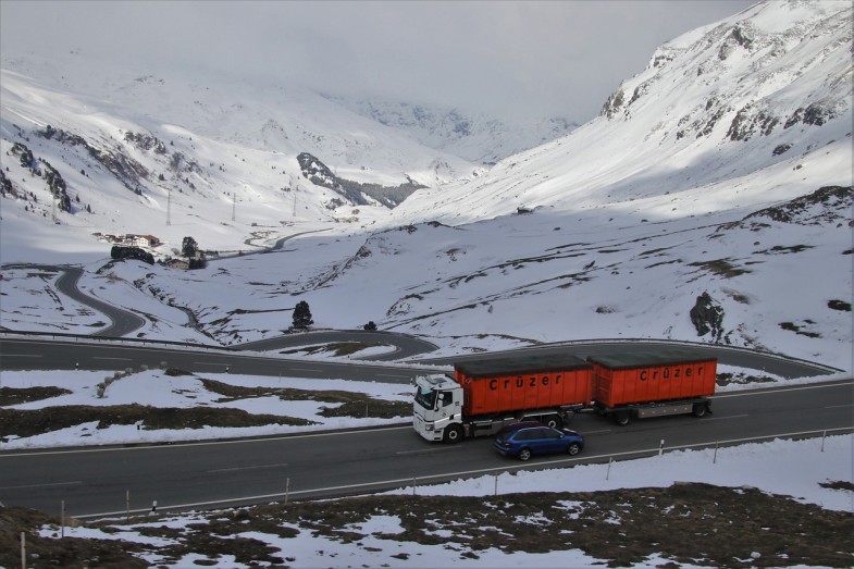 TRAIL MOUNTAIN SNOW THE ALPS, TRUCK