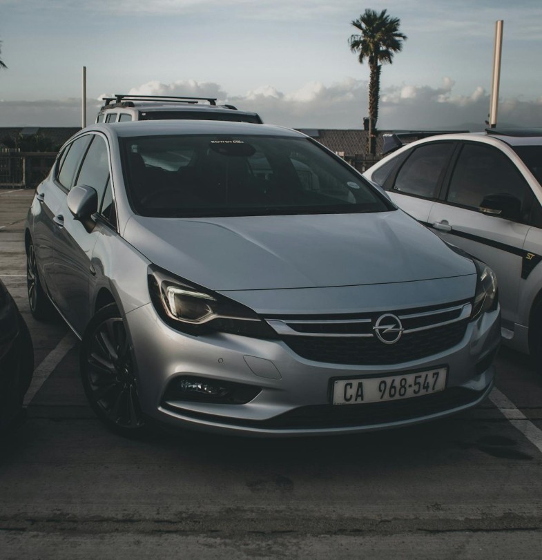 PARKED SILVER OPEL ASTRA