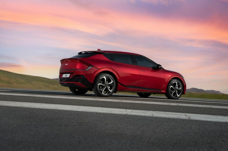 RED KIA EV6