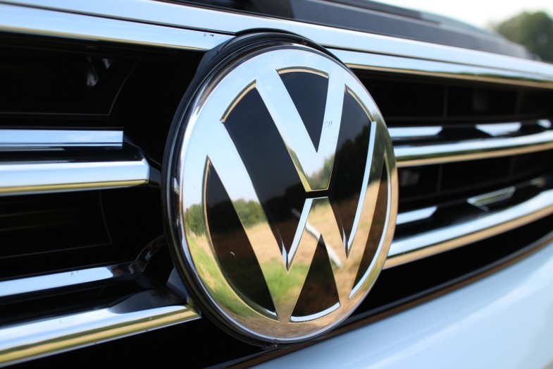 VW VOLKSWAGEN AUTOMOBILE CAR