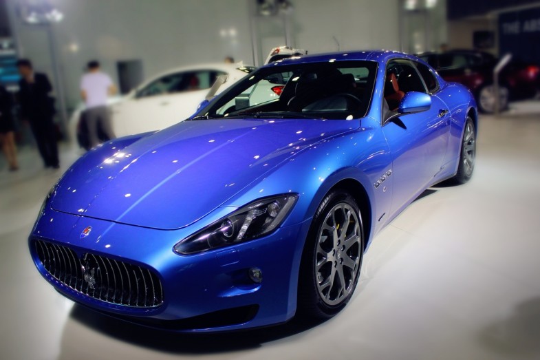 LUXURY CAR AUTO SHOW GRACE MASERATI