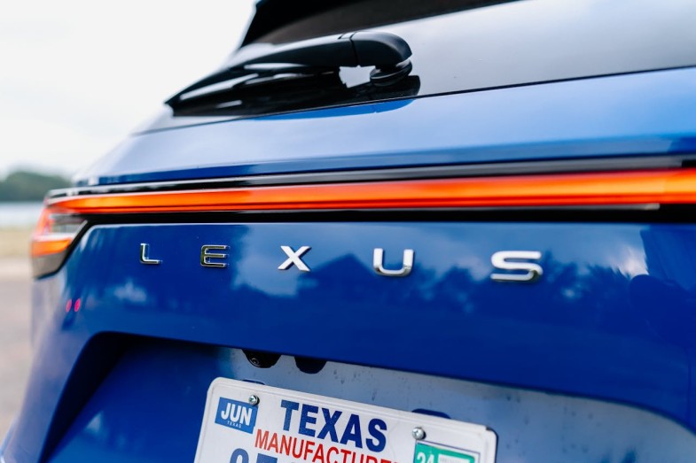 BLUE CAR IN CLOSE UP SHOT LEXUS