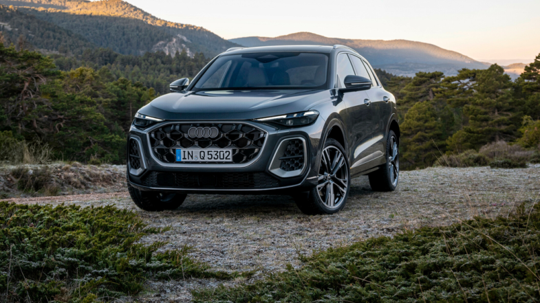 Audi Enhances Q5 Model with Cutting-Edge Software, Classy Lounge-Like Interior
