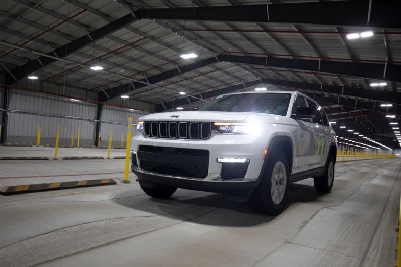 Jeep Owners Complain of Engine Fires