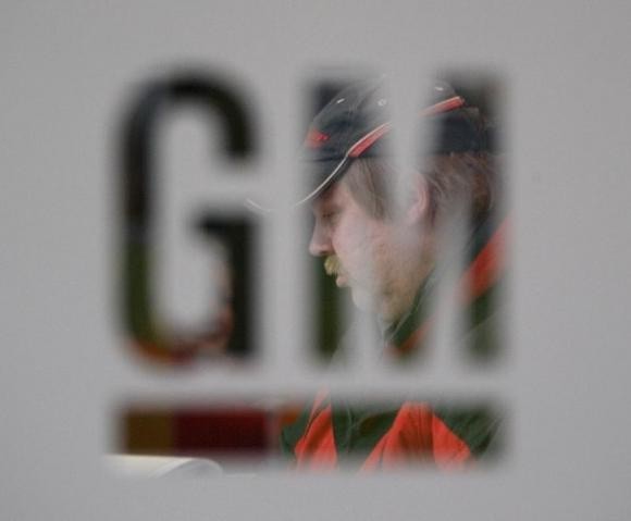 GM's top lawyer, hammered during recall hearing in Congress, to retire