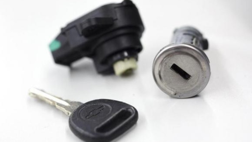 GM ordered new switches months before recall: WSJ