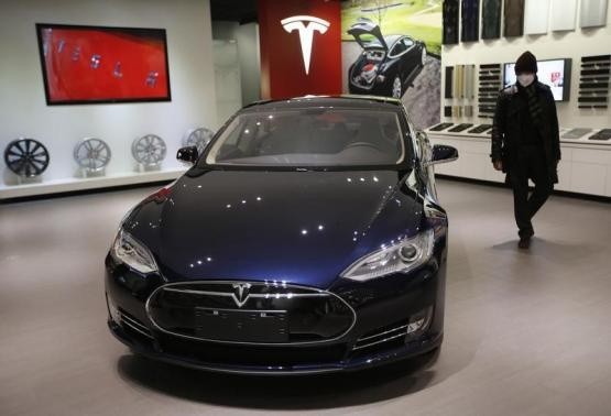 Tesla says in talks with BMW over car batteries, parts