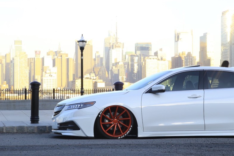 WHITE CAR