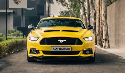 YELLOW FORD MUSTANG