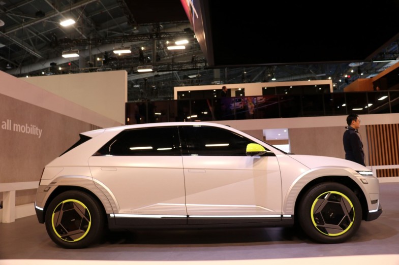 MOBION, SIDE VIEW
