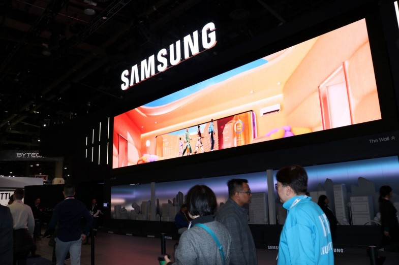 SAMSUNG PARTNERS WITH TESLA FOR SMARTTHINGS ENERGY
