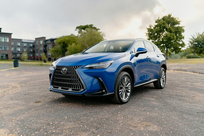 PHOTO OF A BLUE VEHICLE PARKED, LEXUS