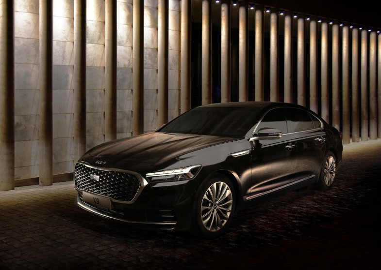 KIA BLACK LUXURY SEDAN CAR