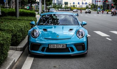 PORSCHE 911 GT2 SPORTS CAR ROAD